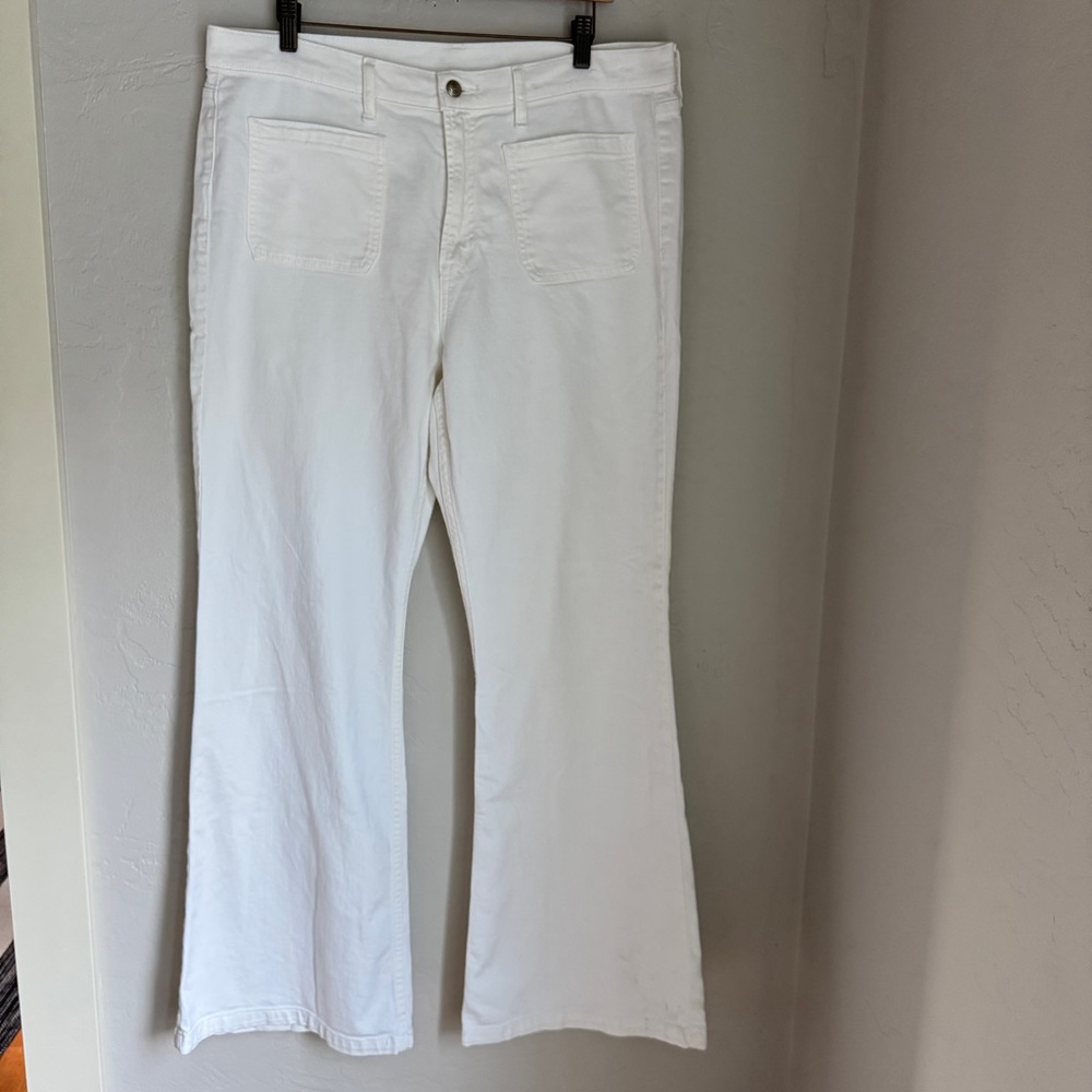 GAP  Jeans‎ Women's '70s Flare High Rise Jeans in White Size 32/14R